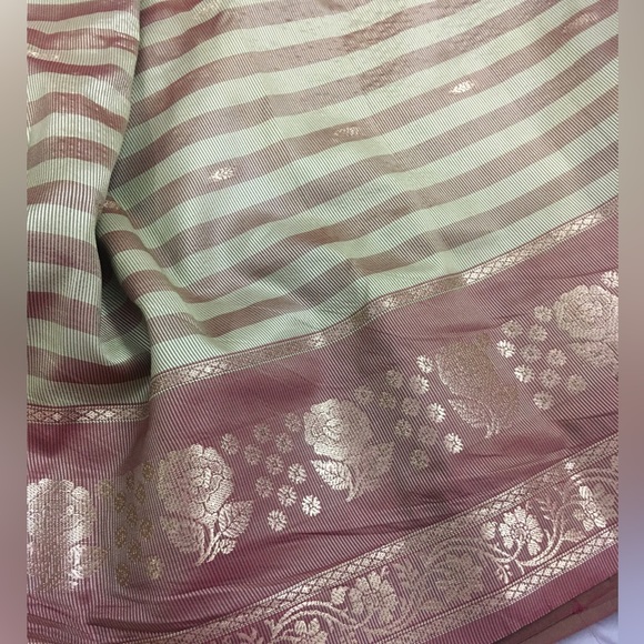 Banarasi Two Tone Silk Saree Without blouse - Picture 7 of 11